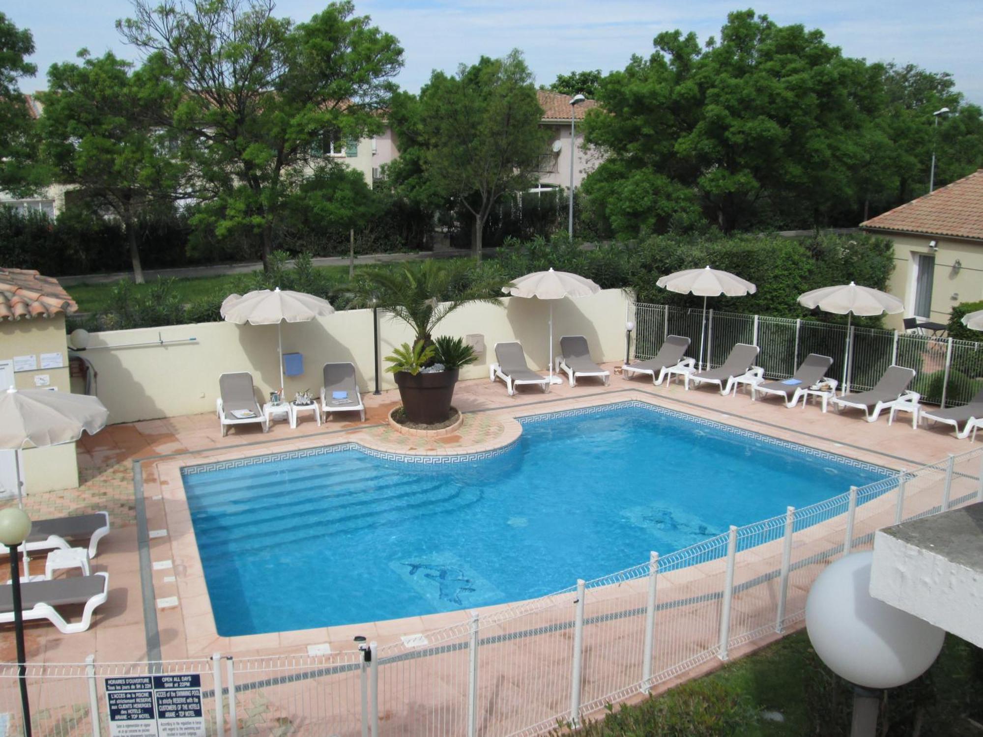 Top Motel Istres Luaran gambar