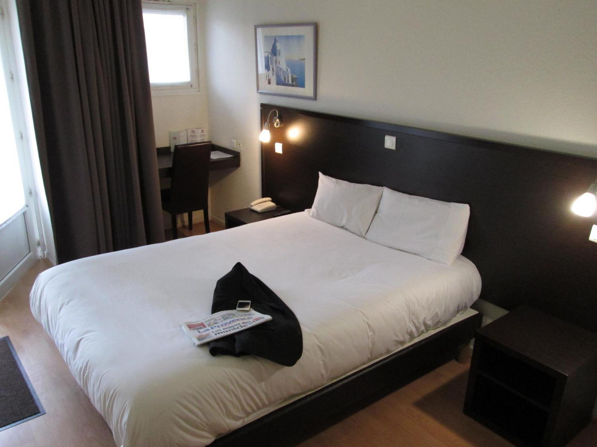 Top Motel Istres Luaran gambar
