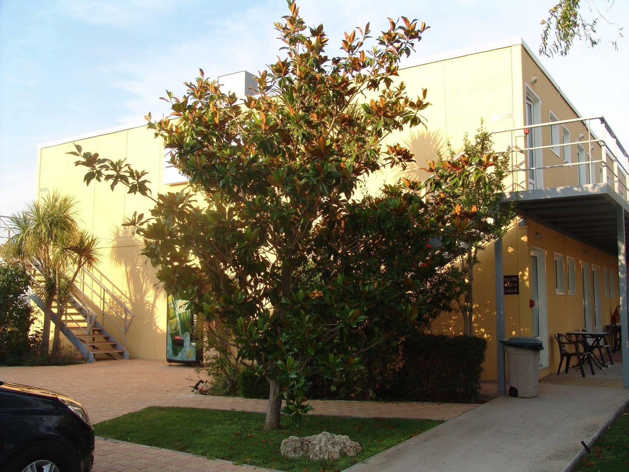 Top Motel Istres Luaran gambar