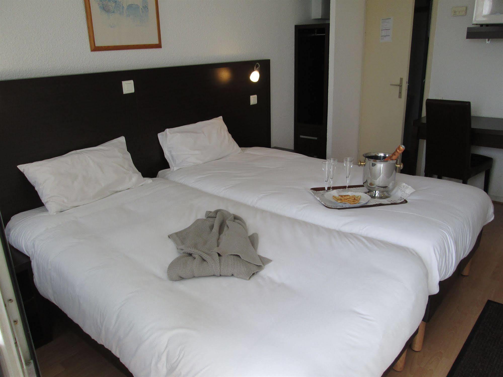 Top Motel Istres Luaran gambar